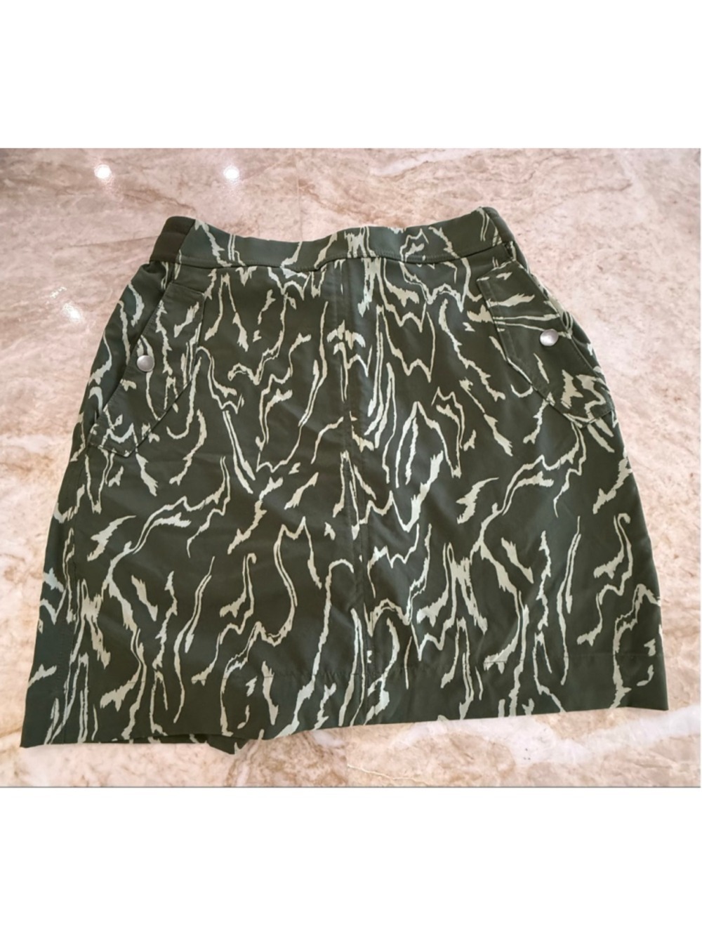 Athleta Green & White abstract leaf Mini knee length SkortSize 6